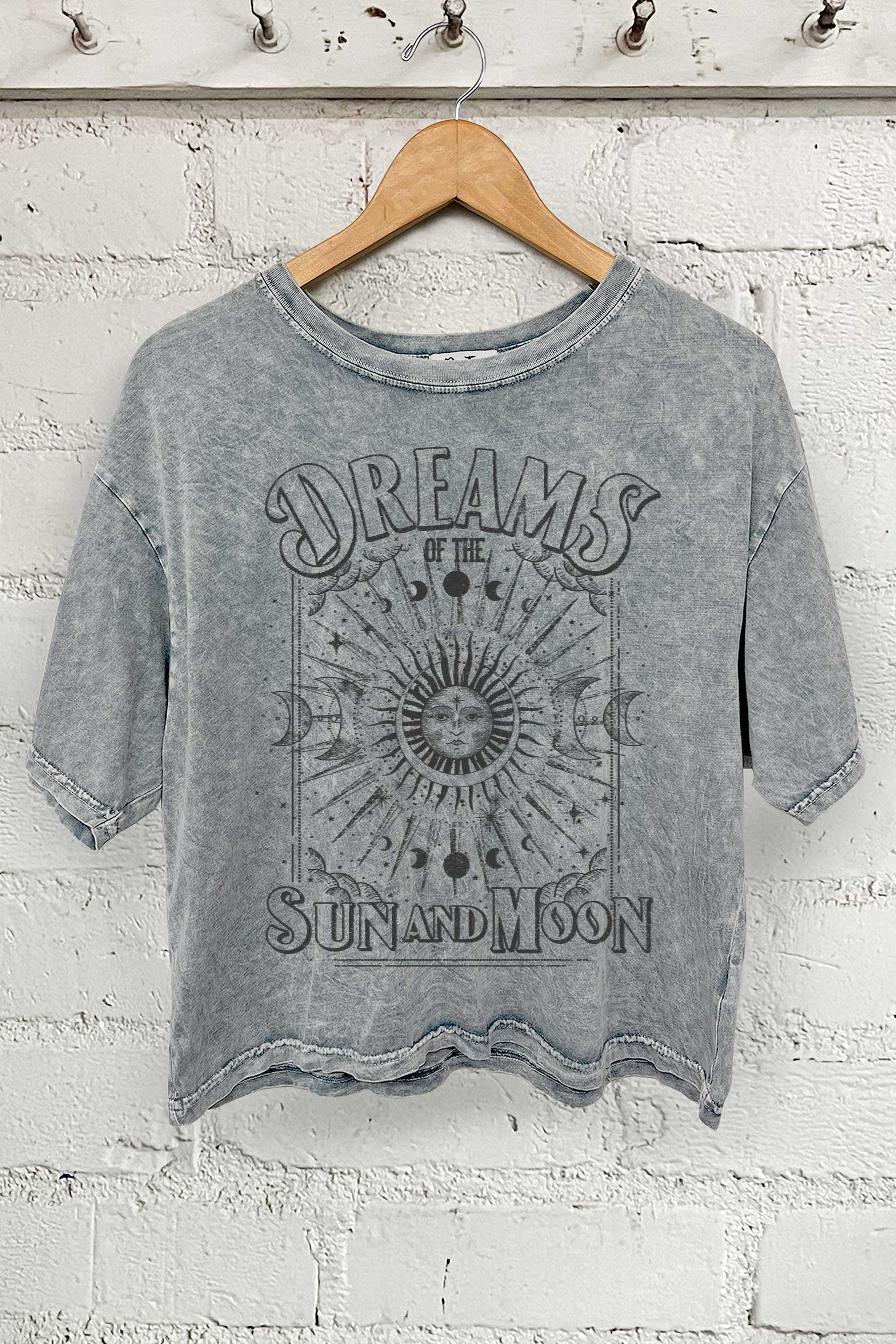 DREAM OF THE SUN AND MOON GRAPHIC MINERAL WASHED CROP TOP: BLACK