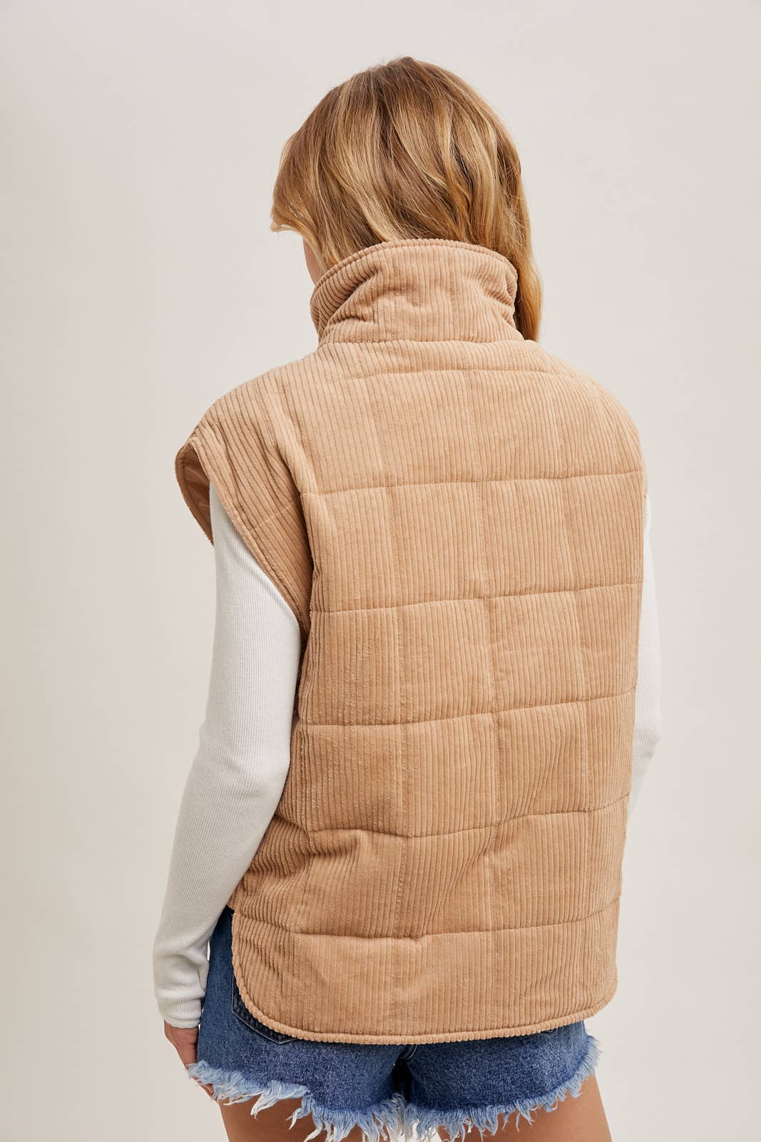 CORDUROY QUILTED PUFFER VEST: CAMEL / M