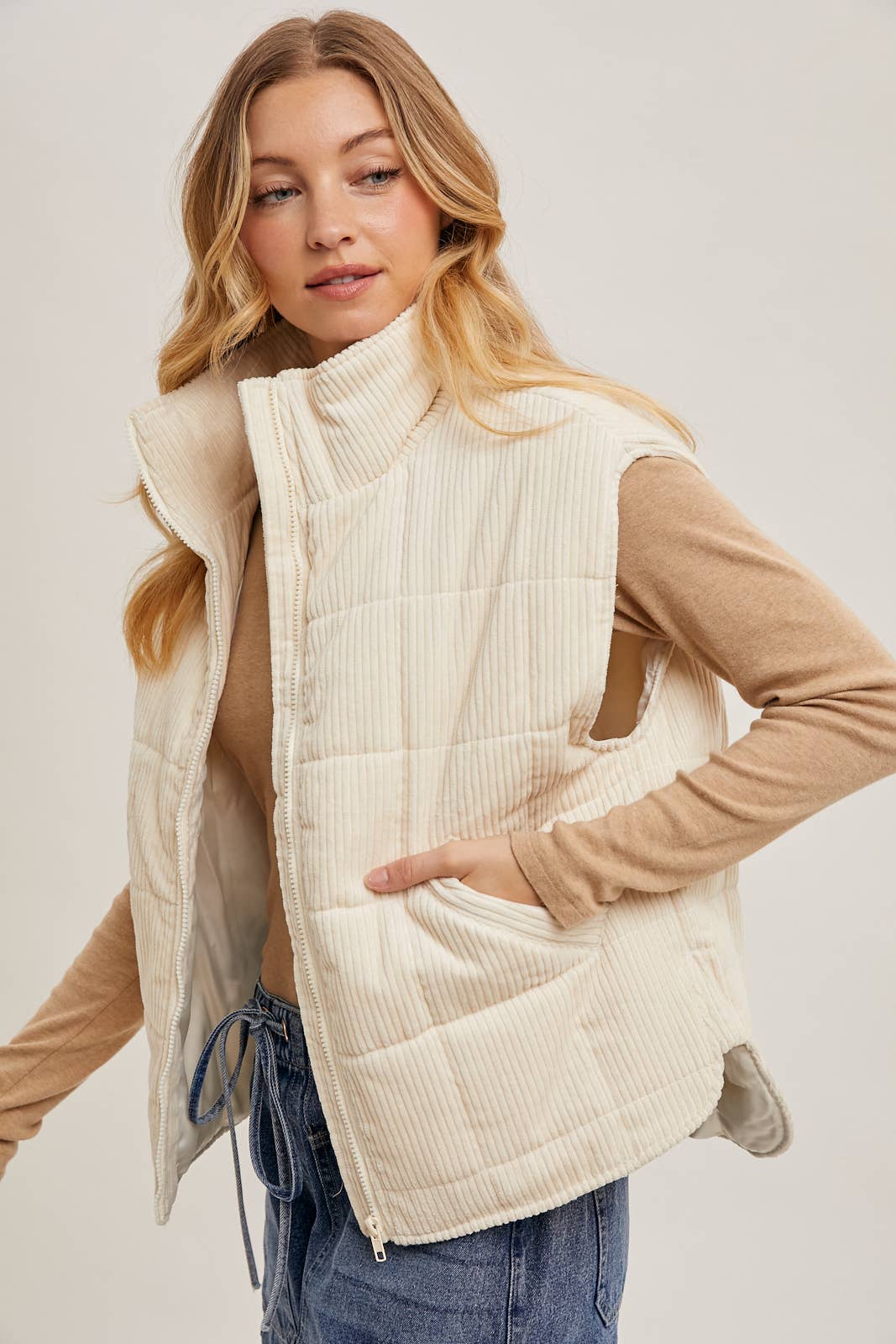 CORDUROY QUILTED PUFFER VEST: CAMEL / M