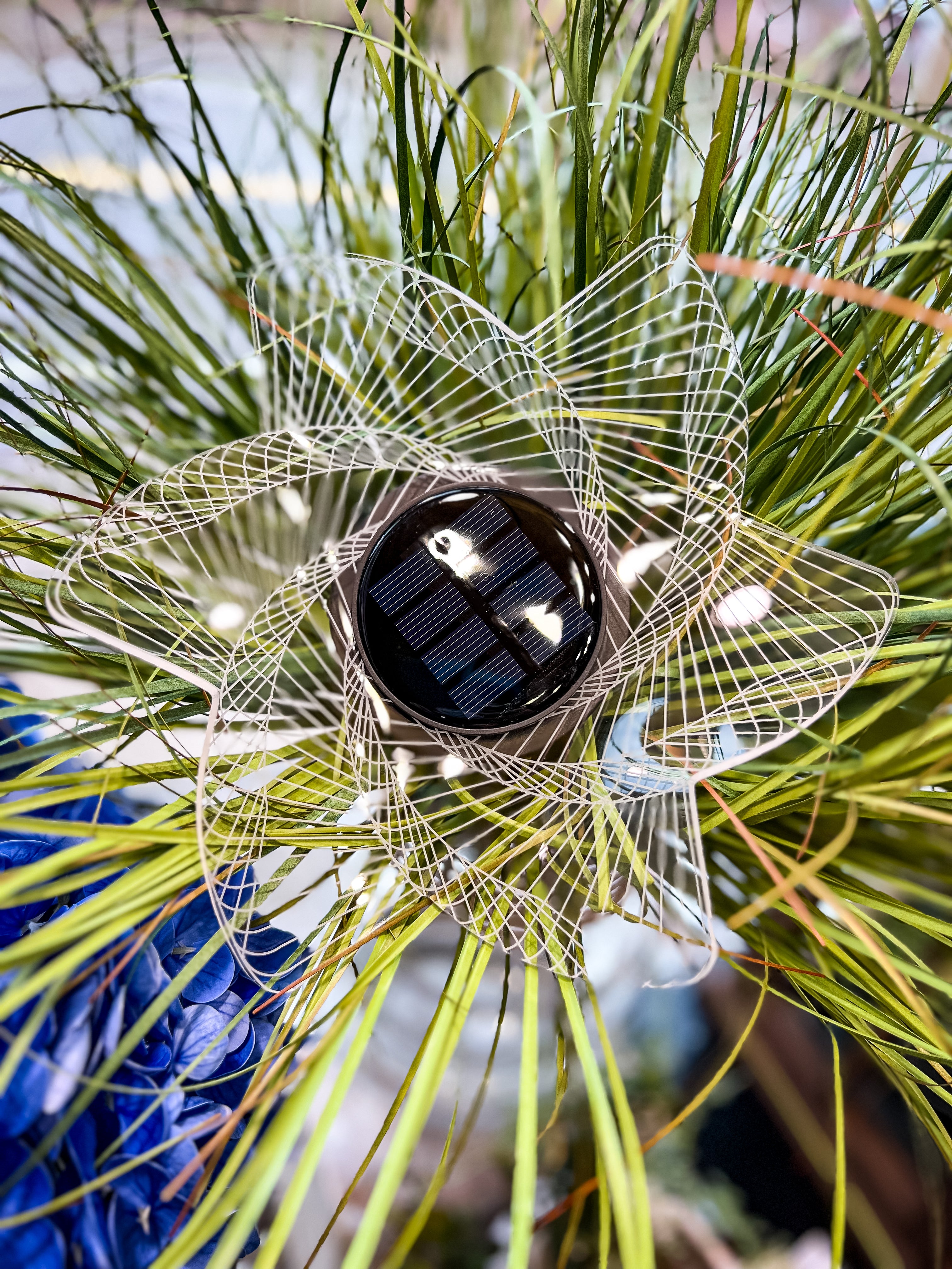 Solar LED Pinwheel Flower