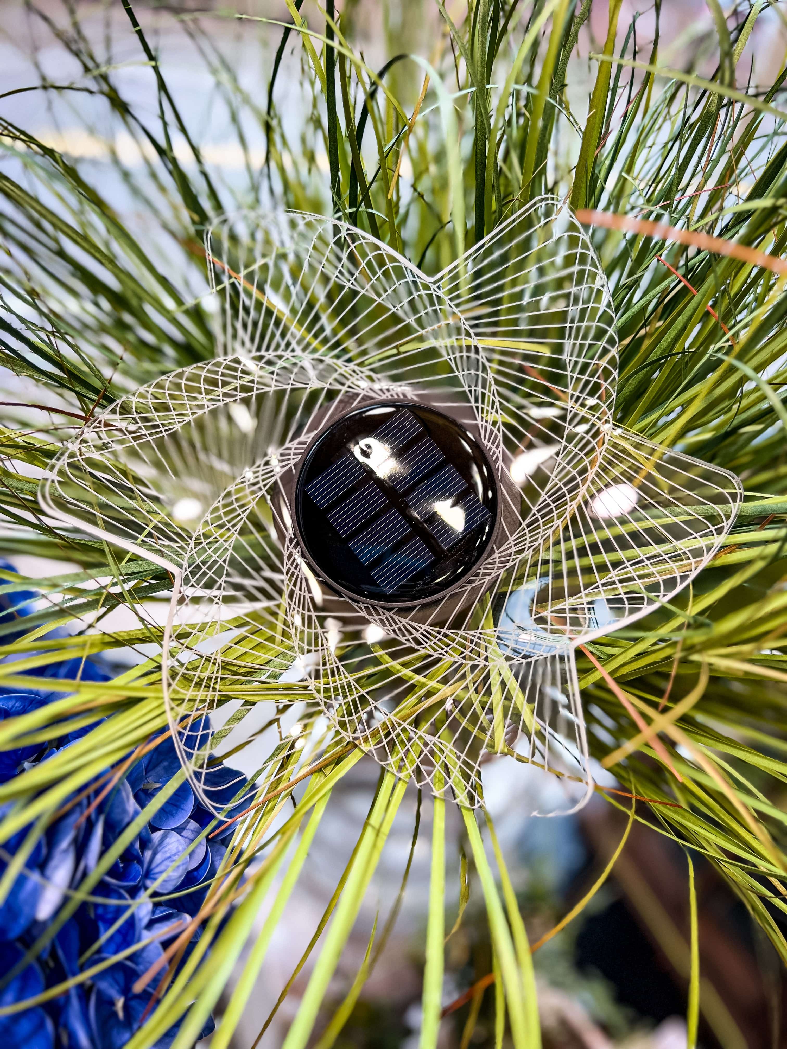 Solar LED Pinwheel Flower