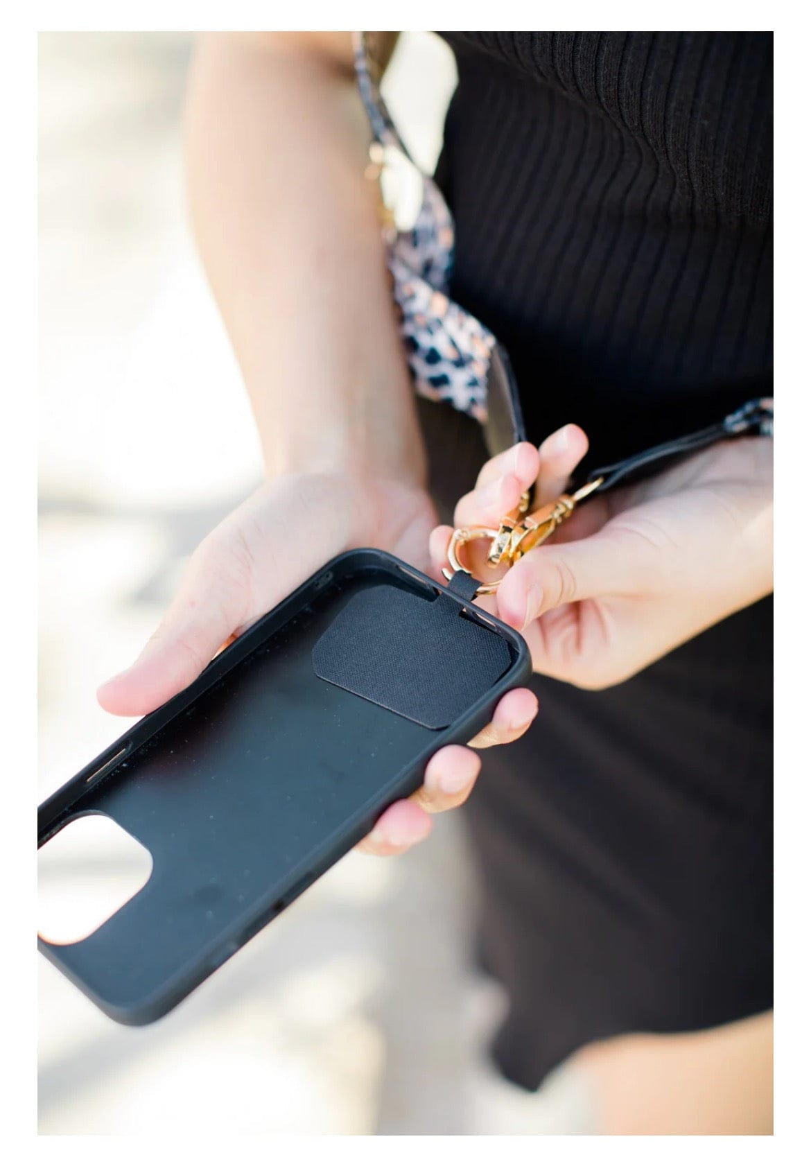 Chain Collection - Clip & Go Crossbody w/ Pouch