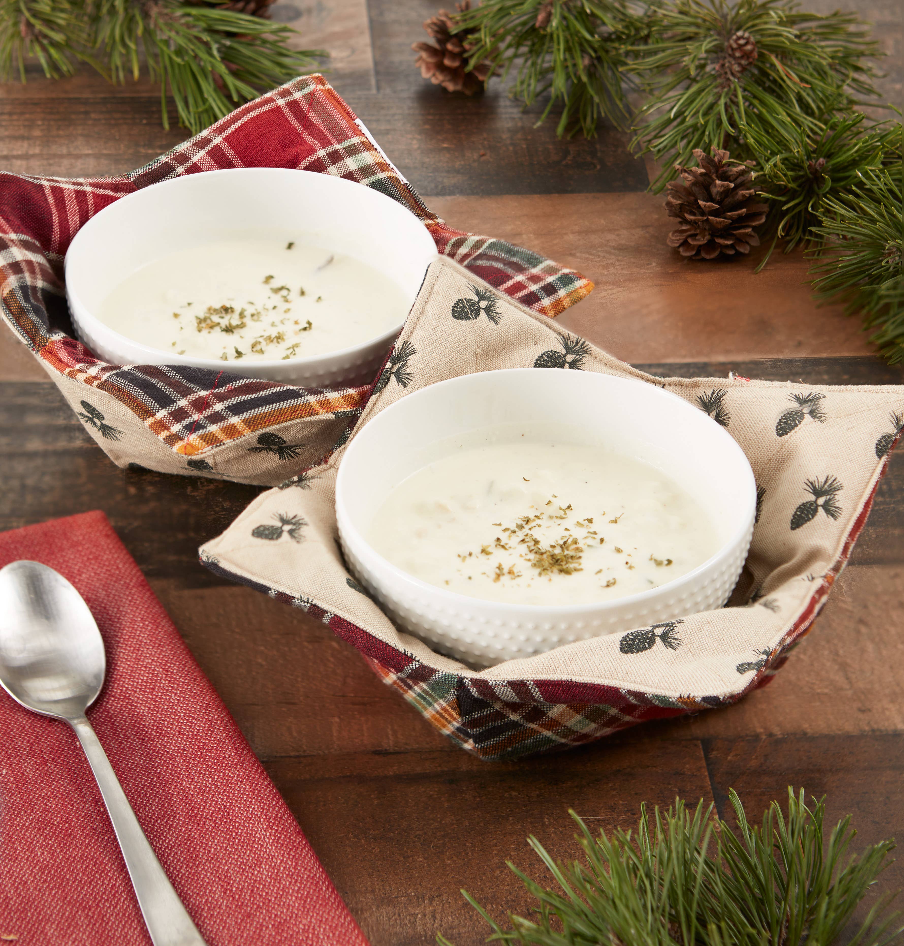 Pine Cone Printed Reversible Soup Cozy