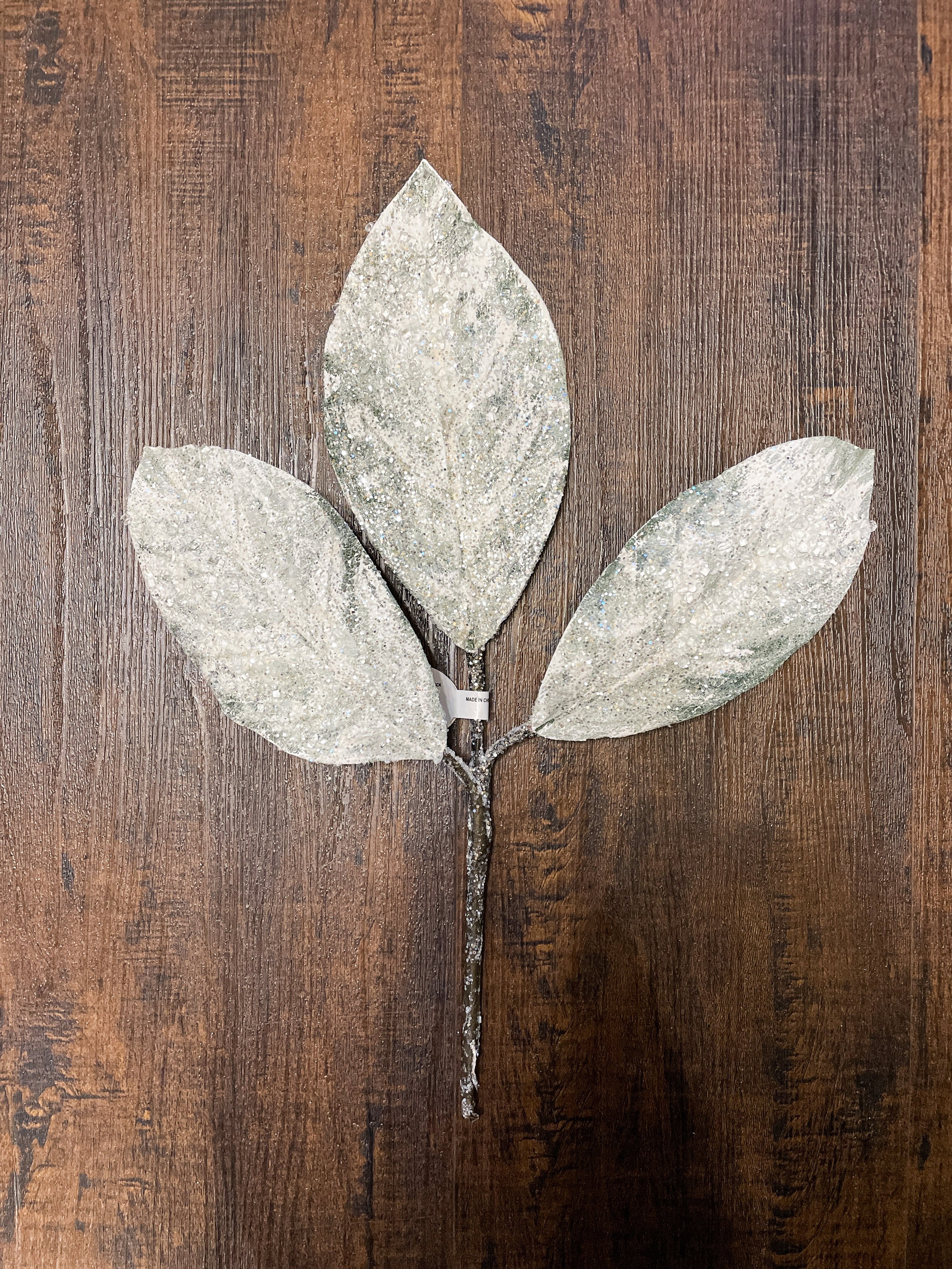 Snowy Magnolia Leaf Pick