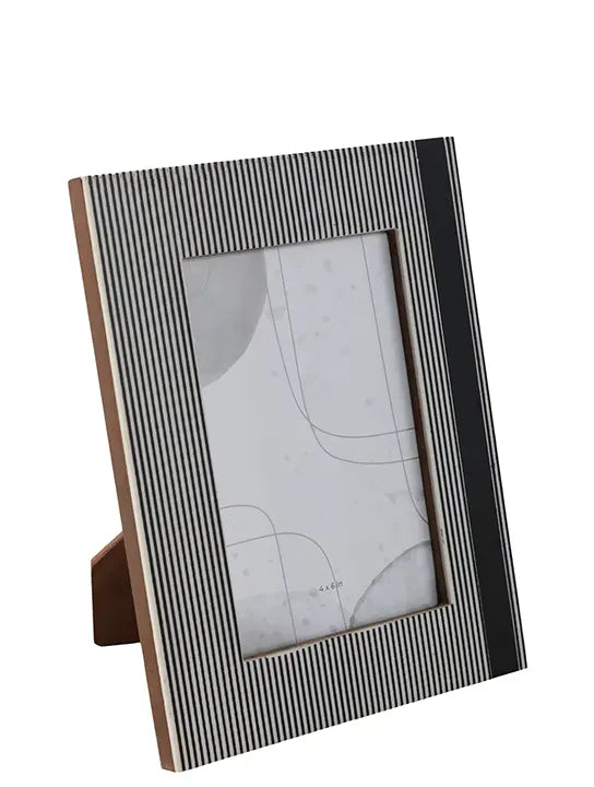 Wills Home & Garden > Decor 4x6" Chic Black Lines Frame