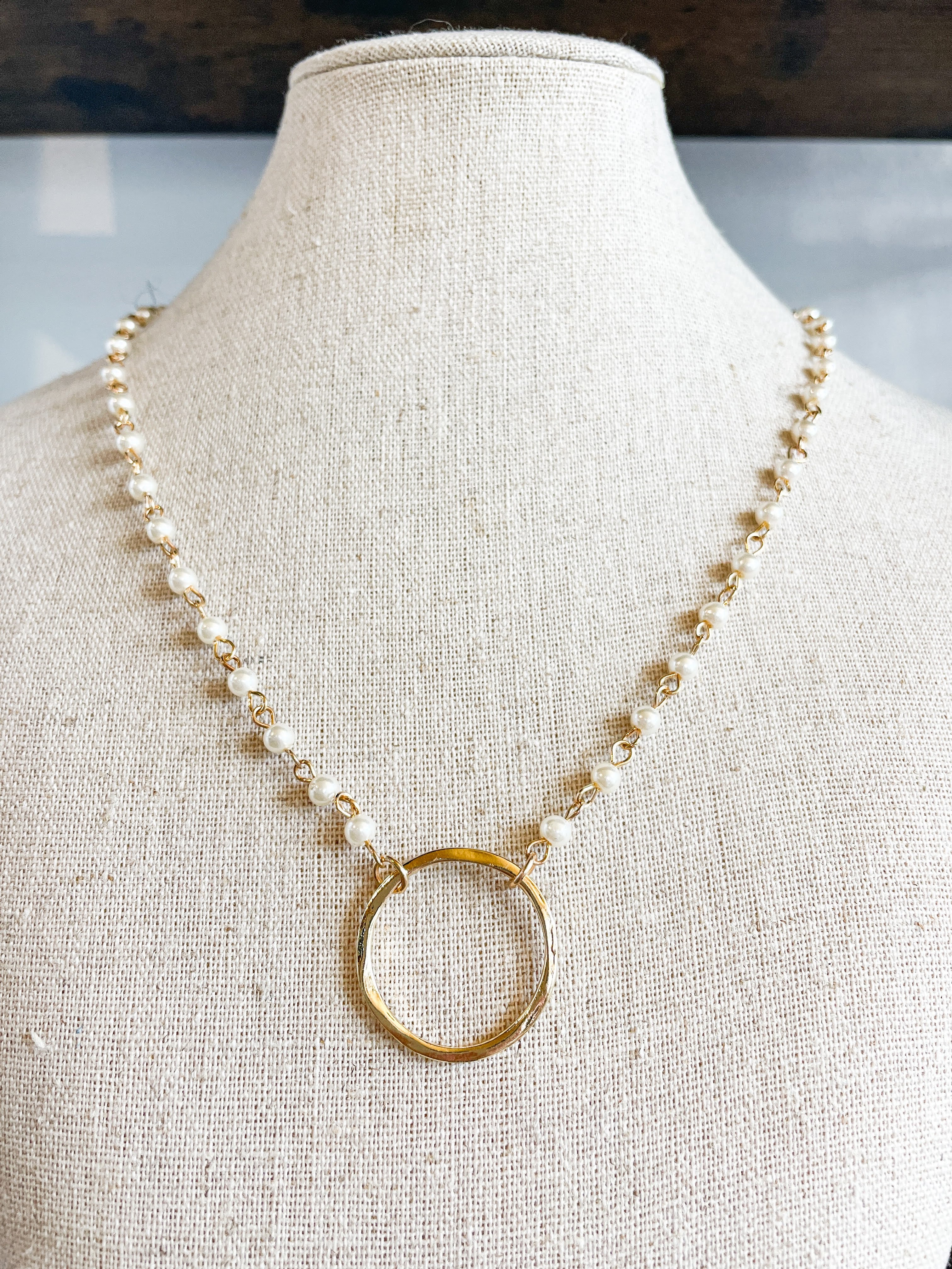 Short Rosaried Pearl O Ring Necklace