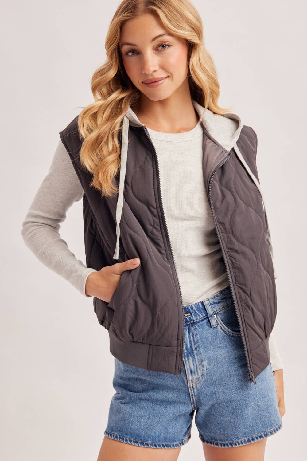 ZIPPER FRONT QUILTED PUFFER VEST CONTRAST HOODIE VEST: ASH / M