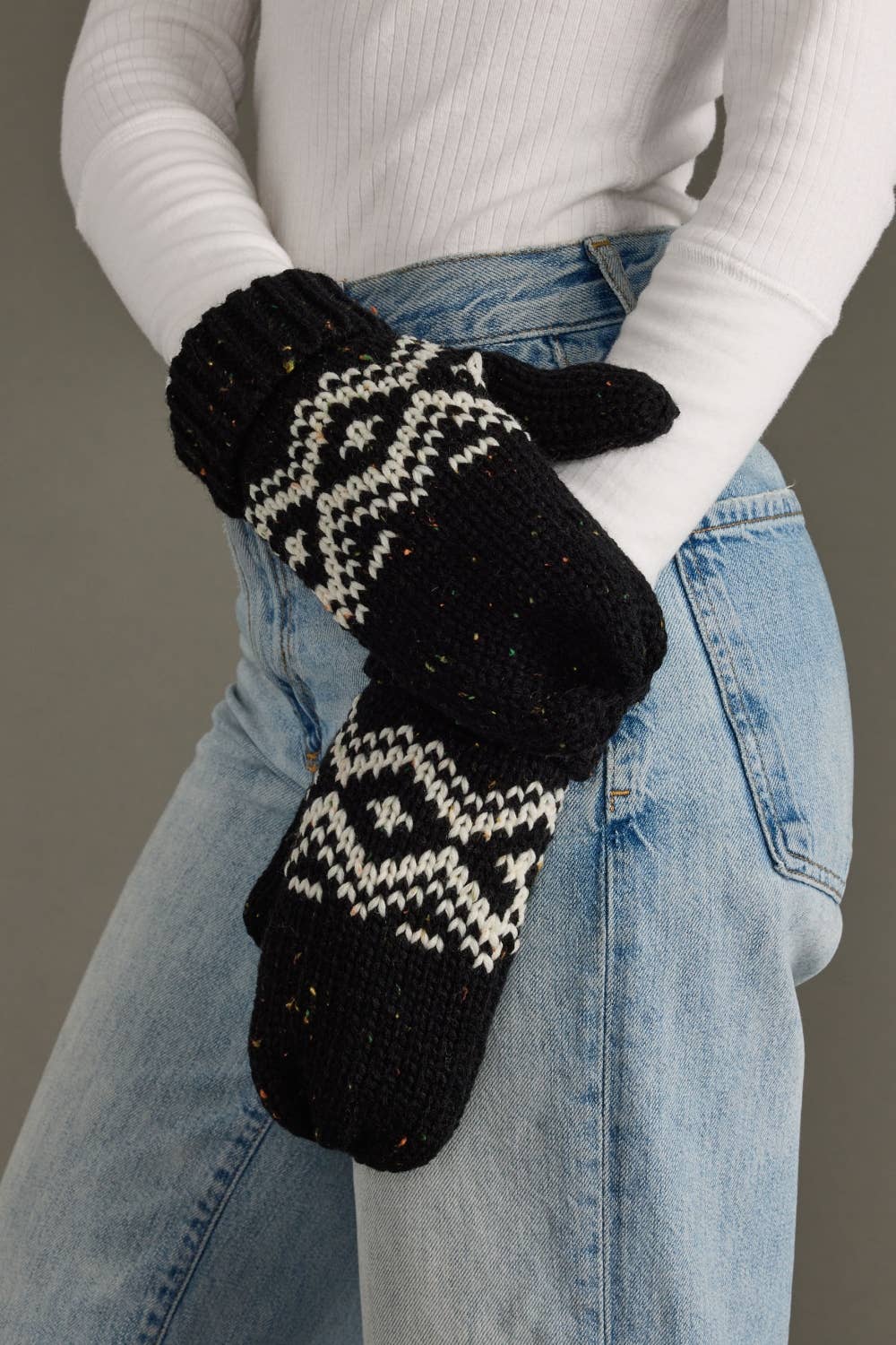 Black & Speckled Patterned Mittens