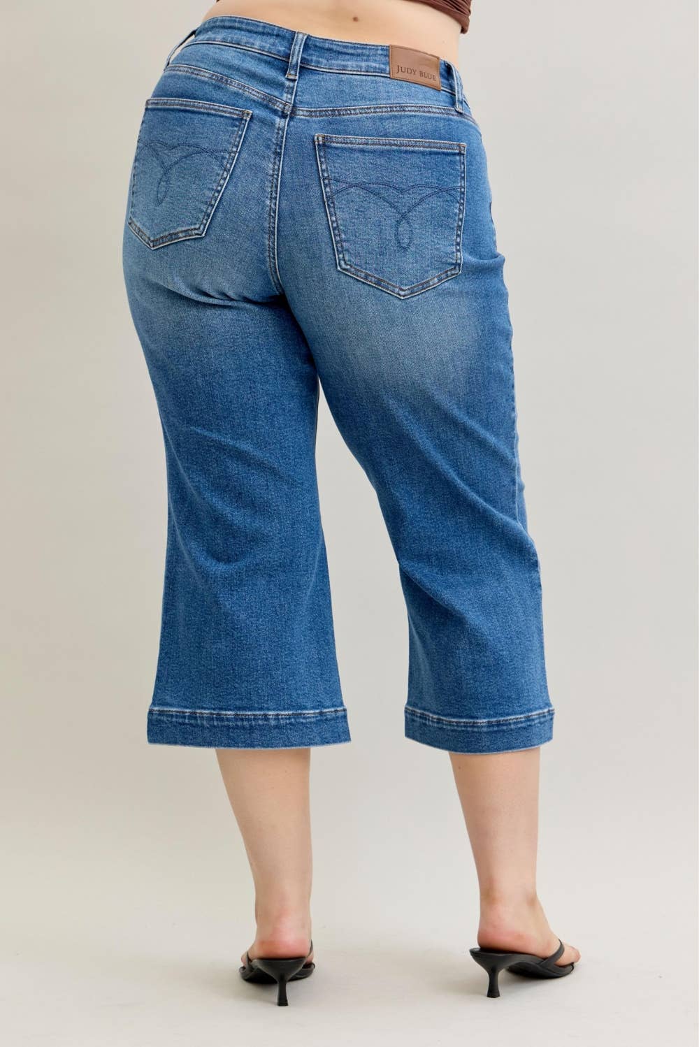 Vintage Mid-Rise Wide Crop Judy Blue Jean