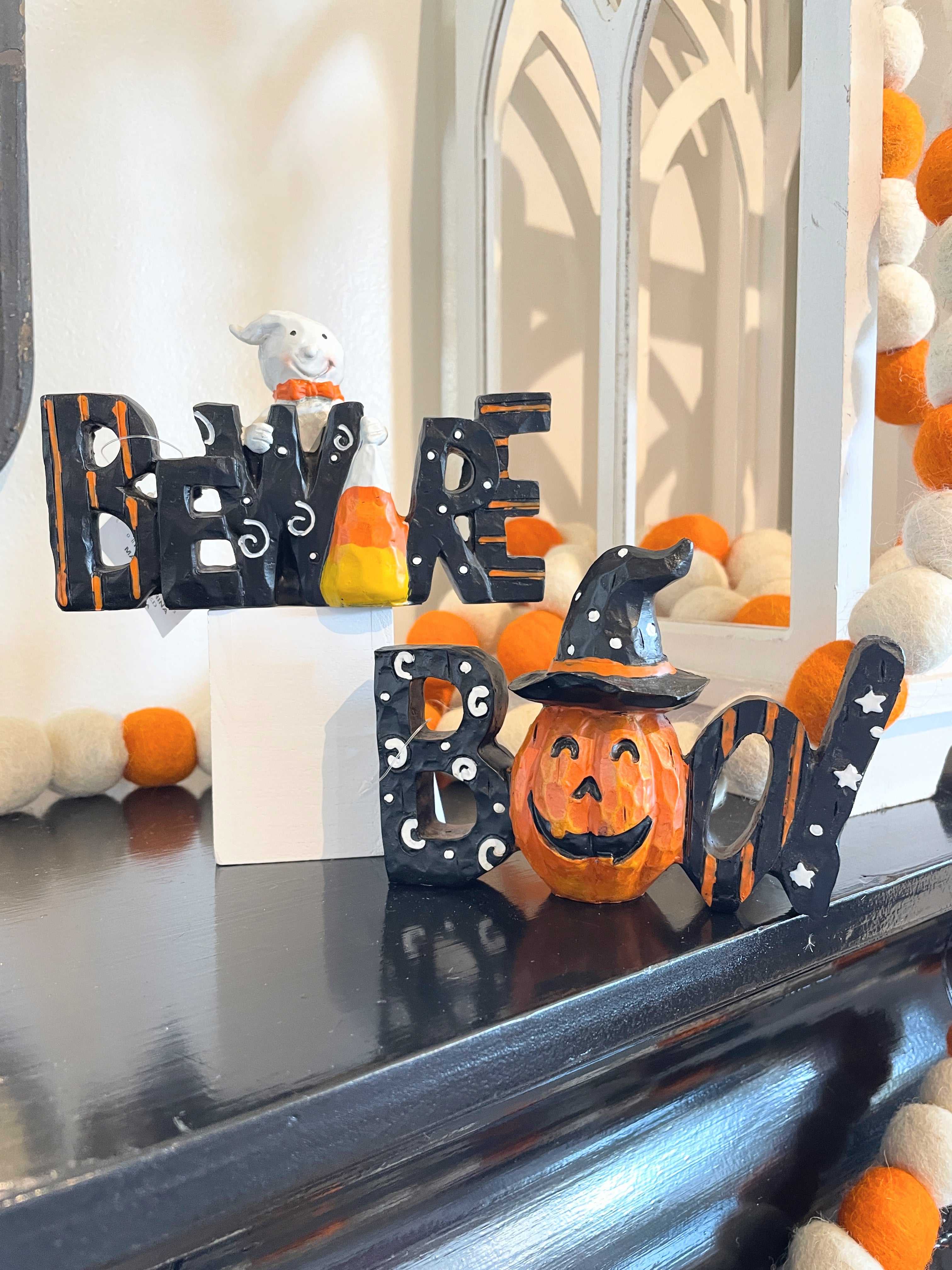 Boo/Beware Halloween Figurine