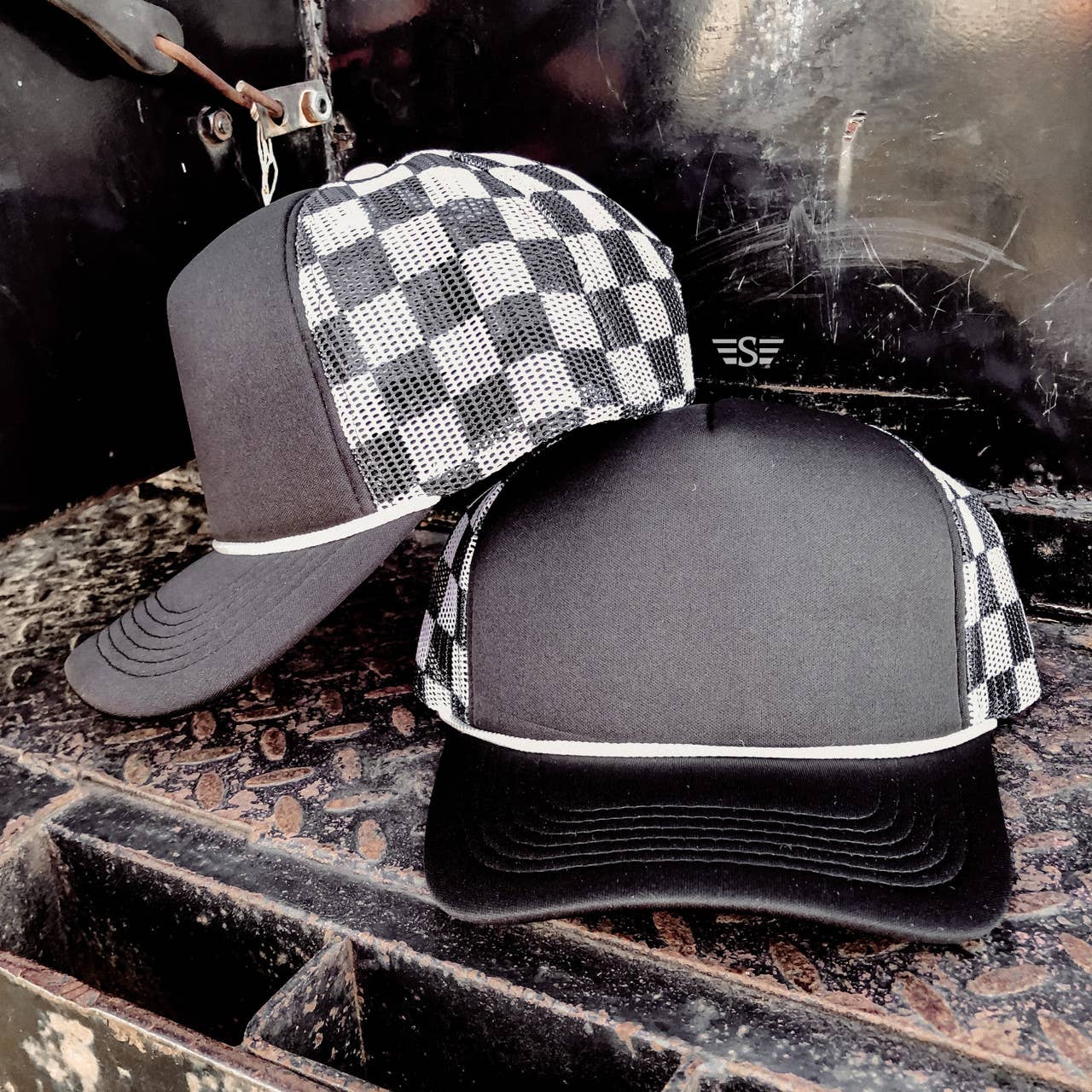 Checkered Mesh Back Cap: Black/ Red
