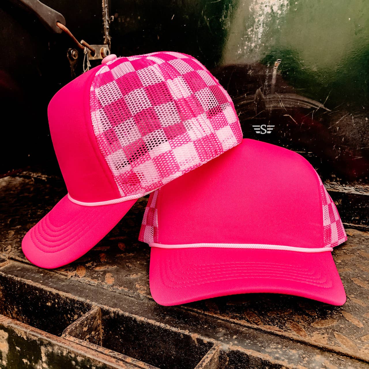 Checkered Mesh Back Cap: Black/ Red