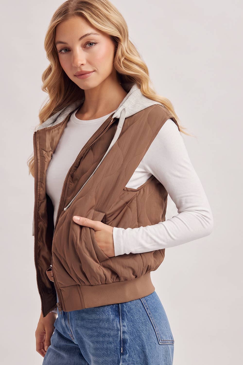 ZIPPER FRONT QUILTED PUFFER VEST CONTRAST HOODIE VEST: ASH / S