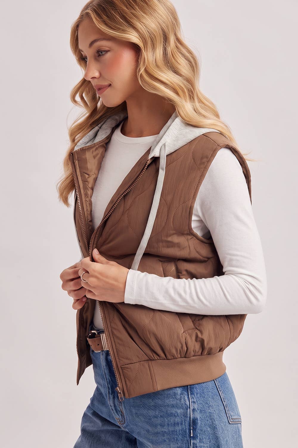 ZIPPER FRONT QUILTED PUFFER VEST CONTRAST HOODIE VEST: ASH / S