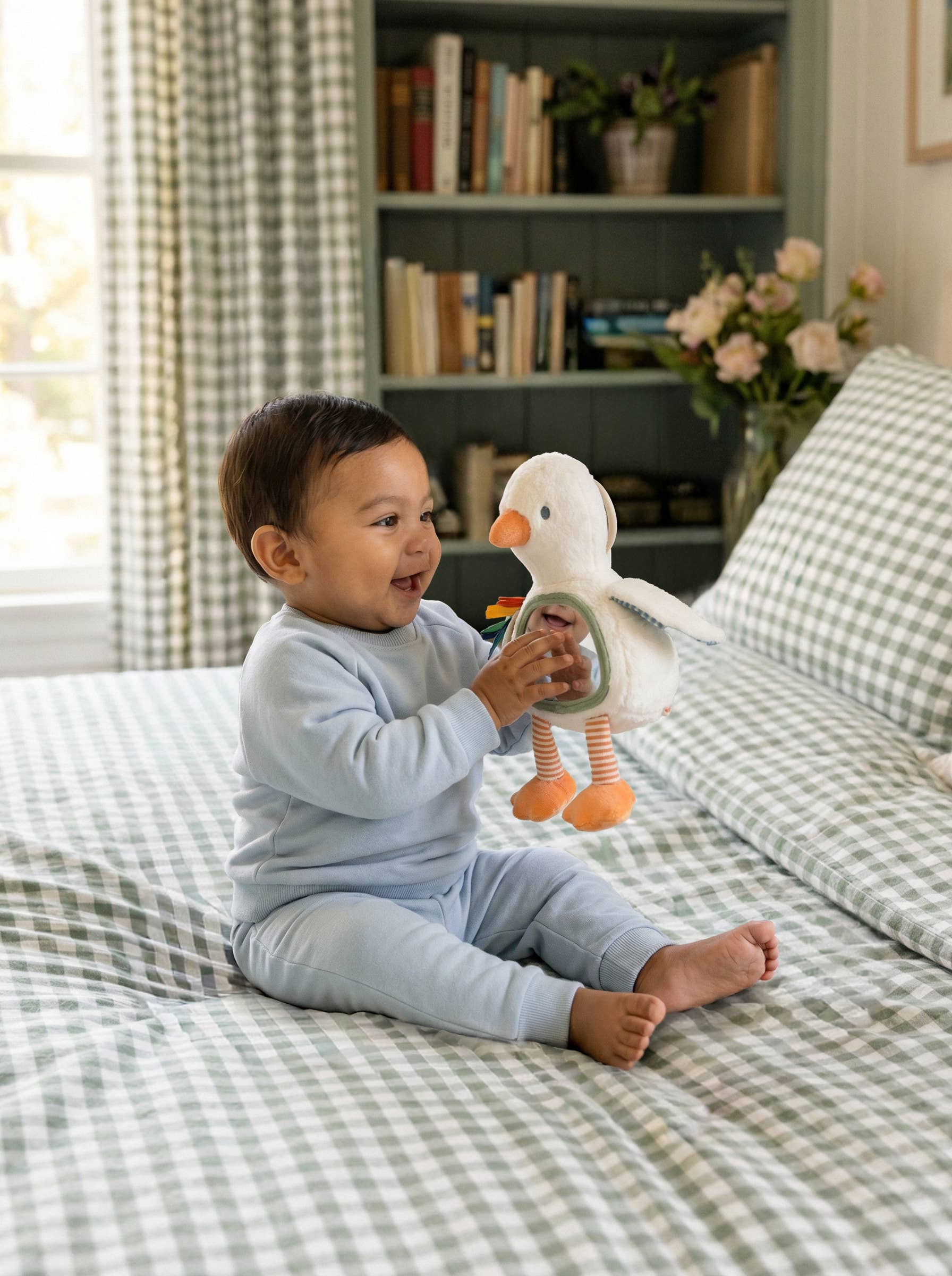 Itzy Ritzy Baby Toy Goose Itzy Bitzy Sensory Tummy Time Mirror™