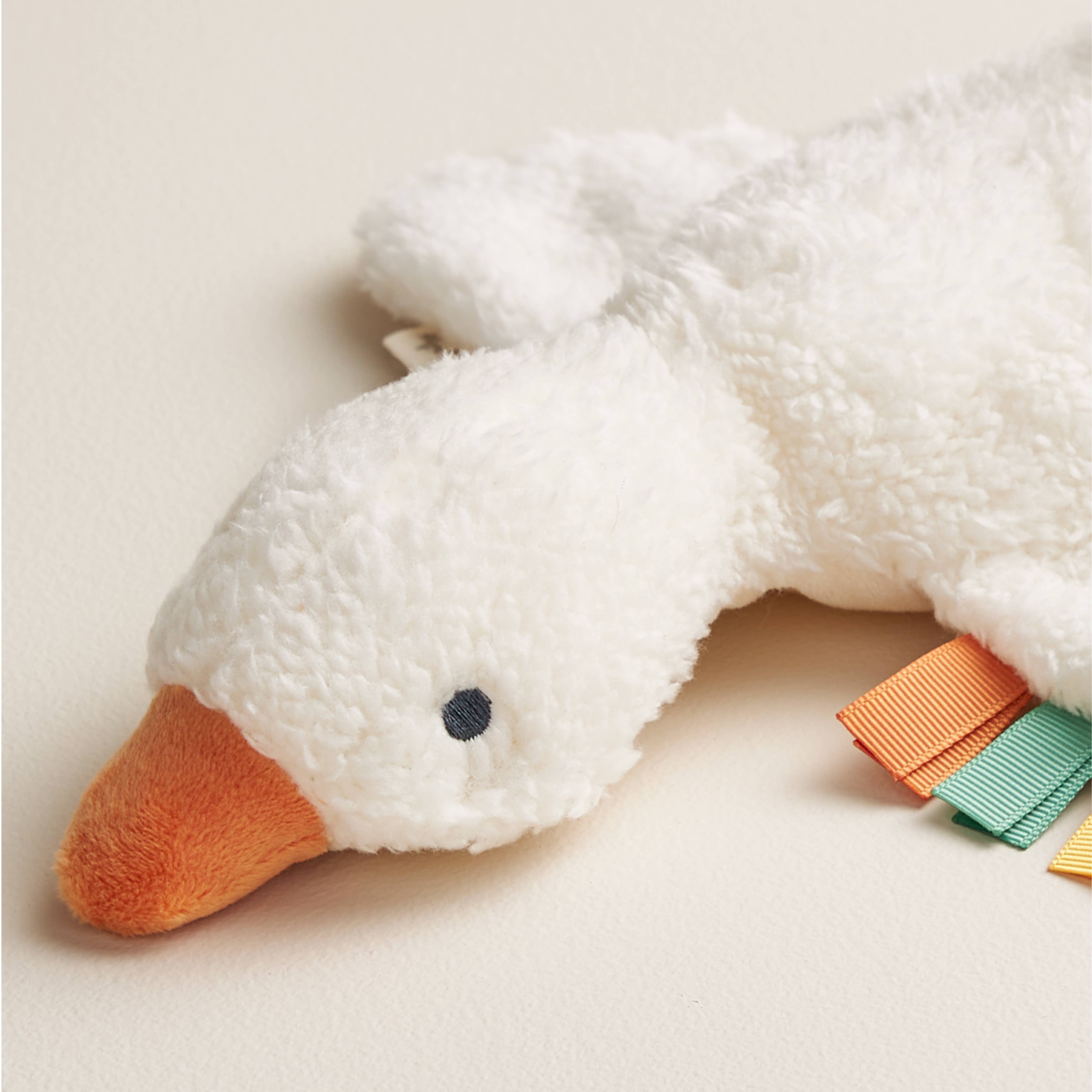 Gracie Goose Itzy Huggable™