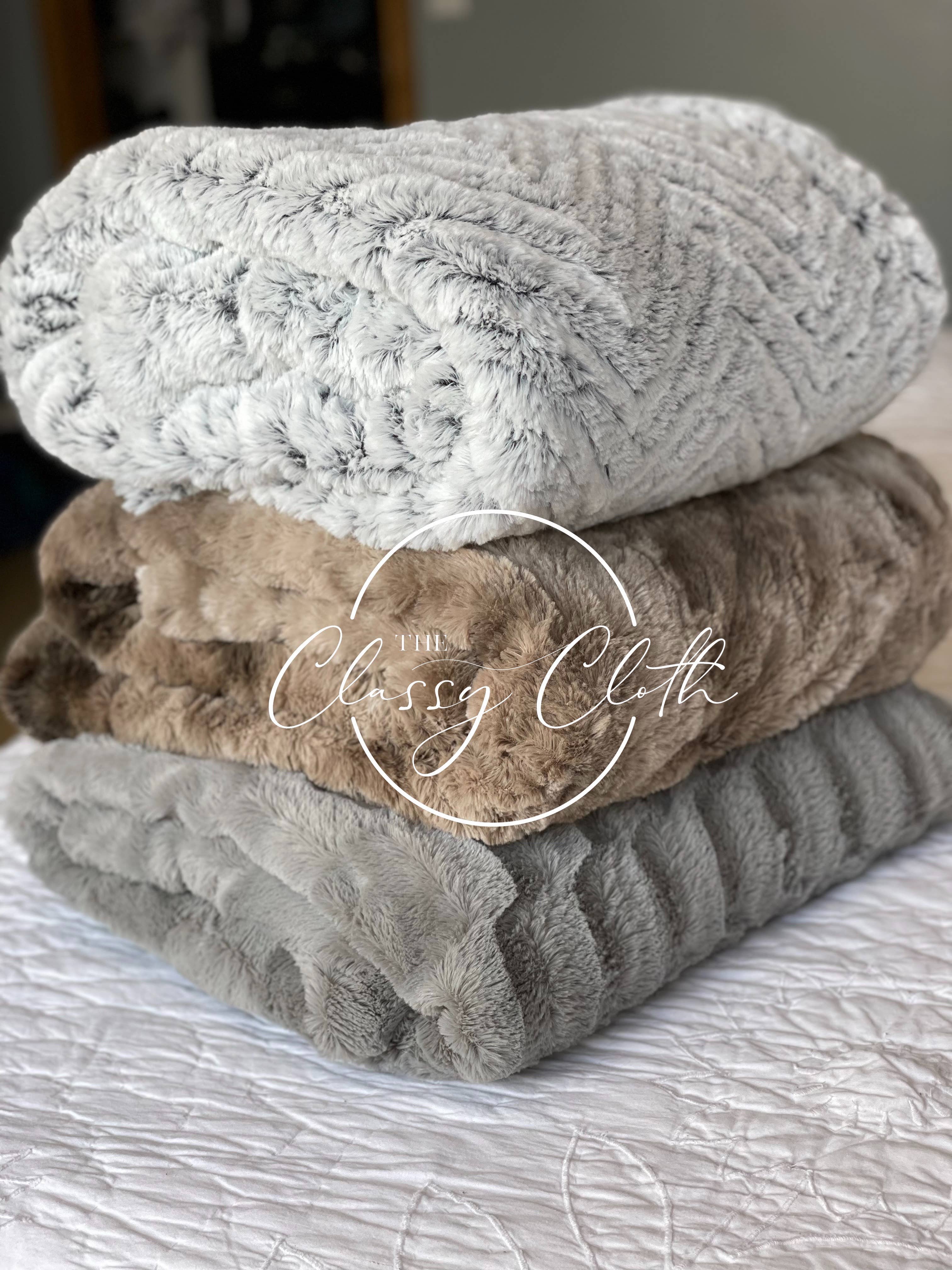 Grey Pebble Faux Fur Throw