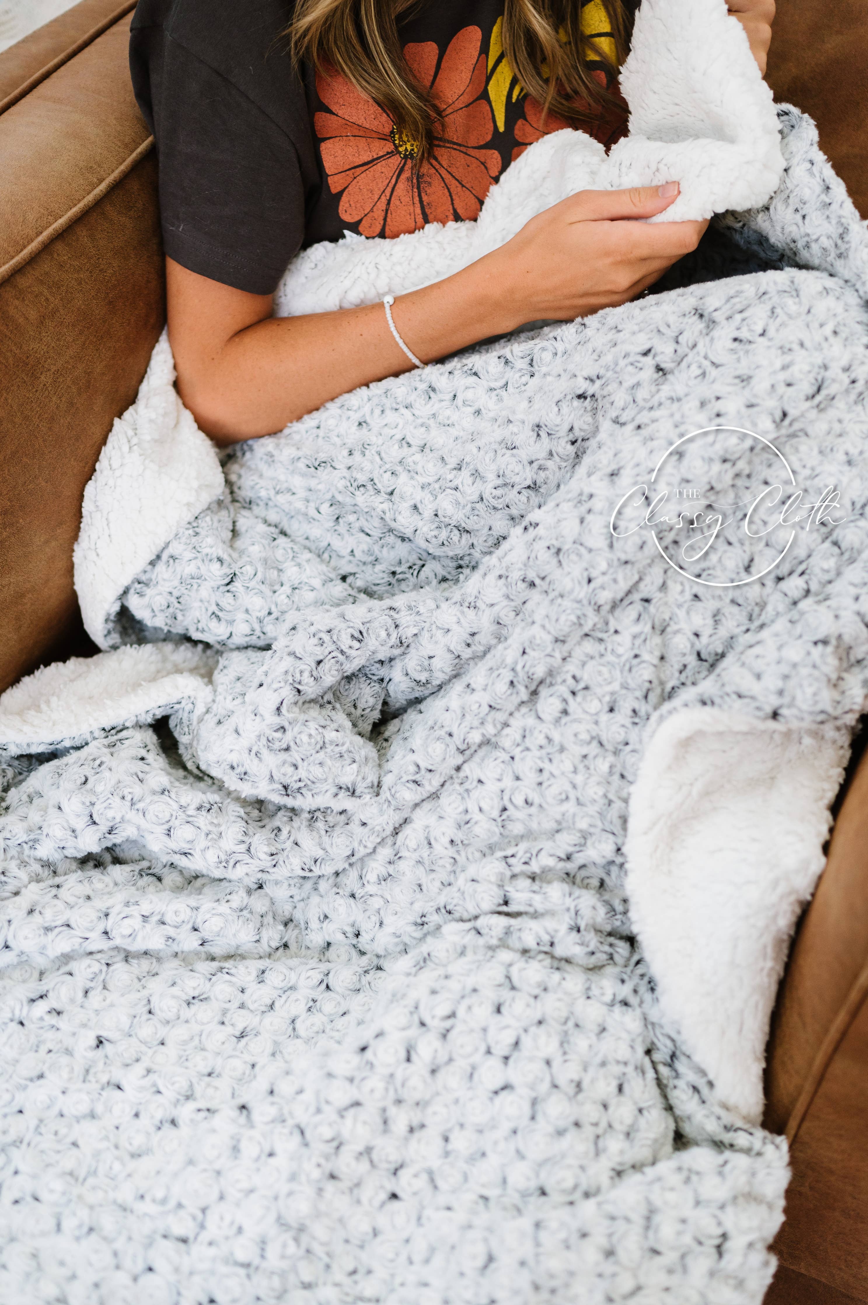 The Classy Cloth WS Blanket Grey Spiral Faux Fur Throw Blanket