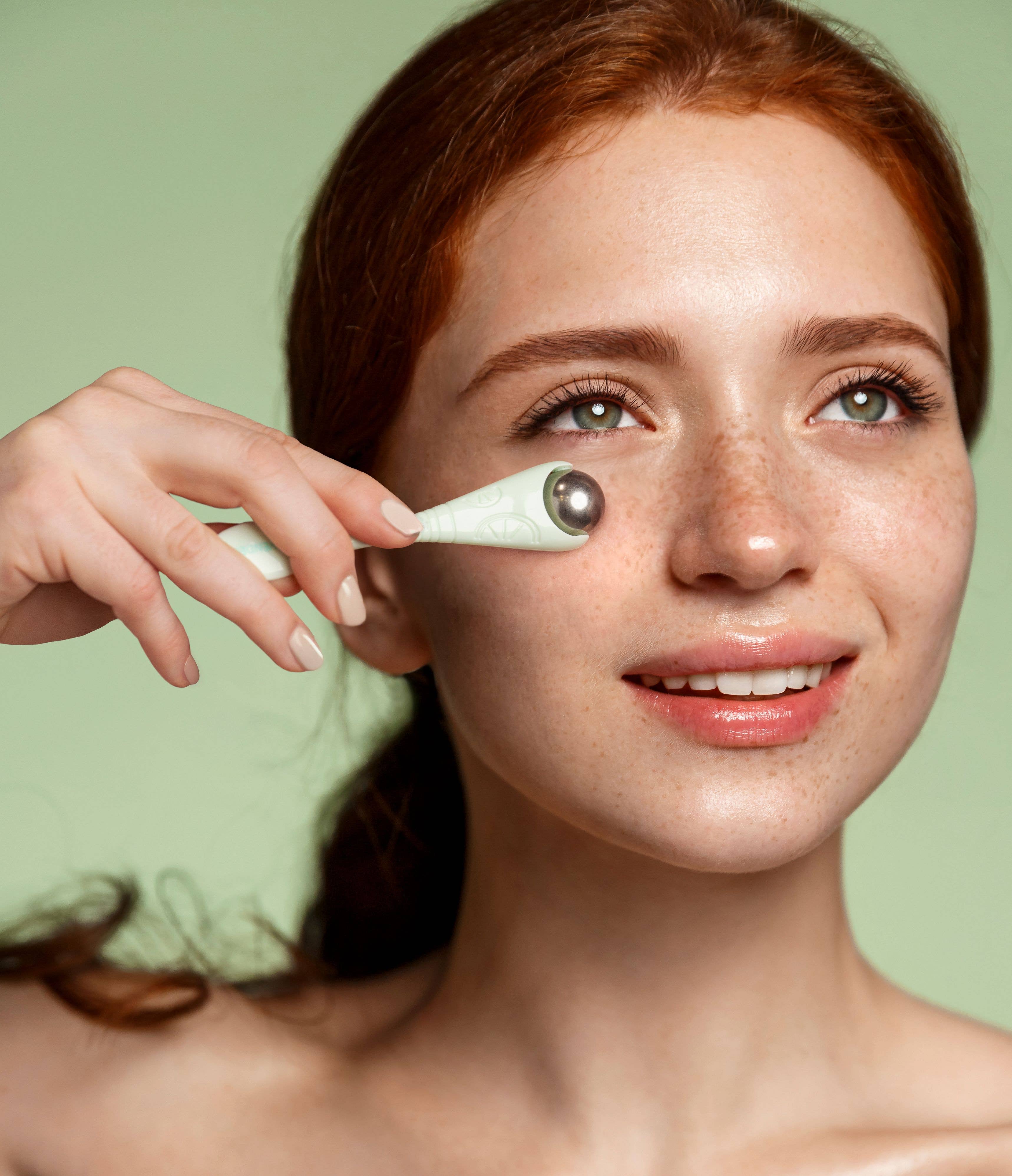 DM Merchandising Lemon Lavender Roll With It Undereye Roller