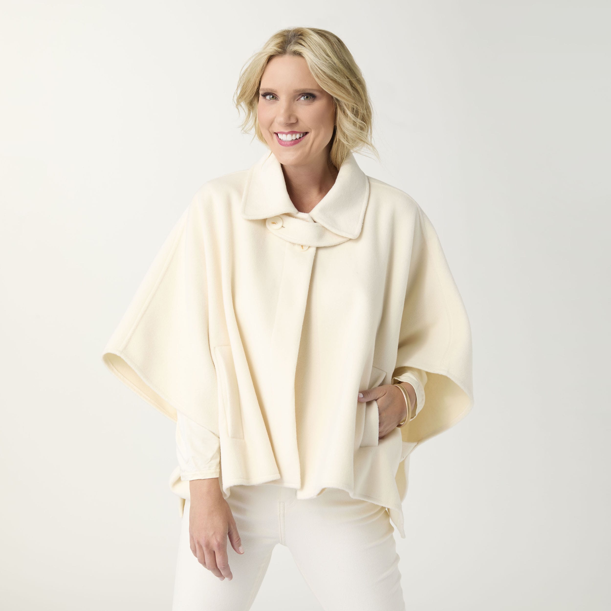 CoCo Carmen Shacket Londyn Short Cream Wrap with Collar