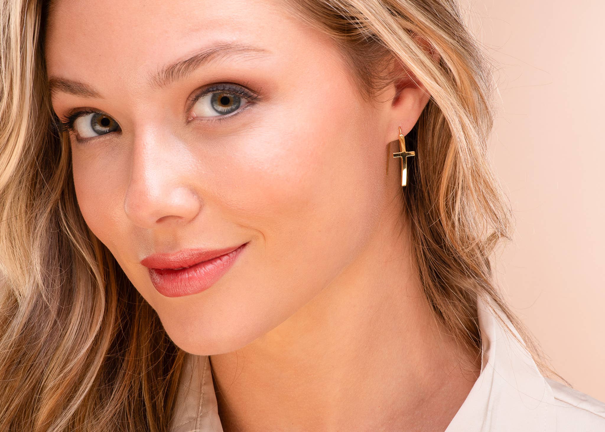 Amanda Blu Maria Polished Cross Drops Gold