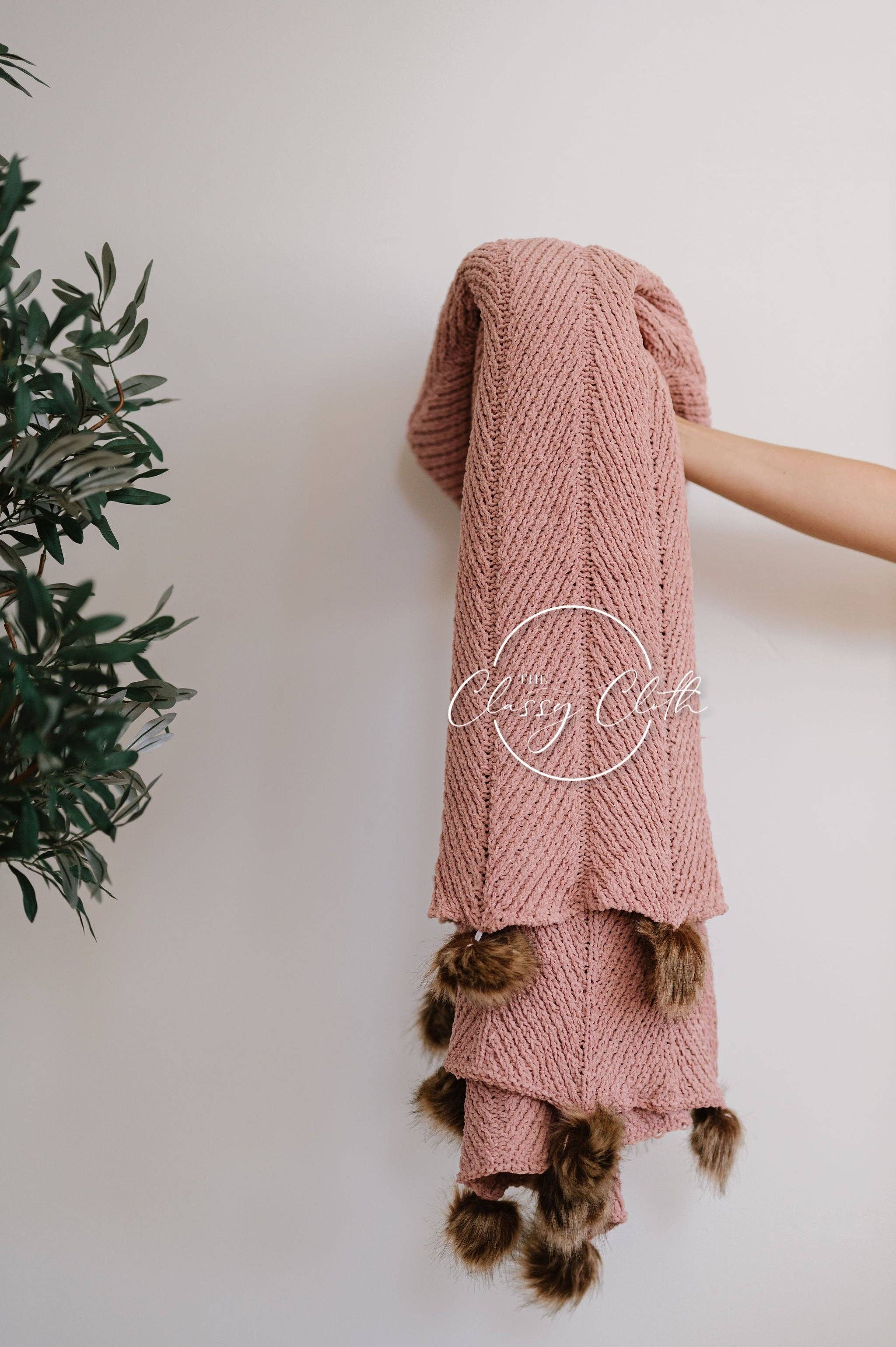 The Classy Cloth WS Blanket Mauve Chenille Pom Blanket