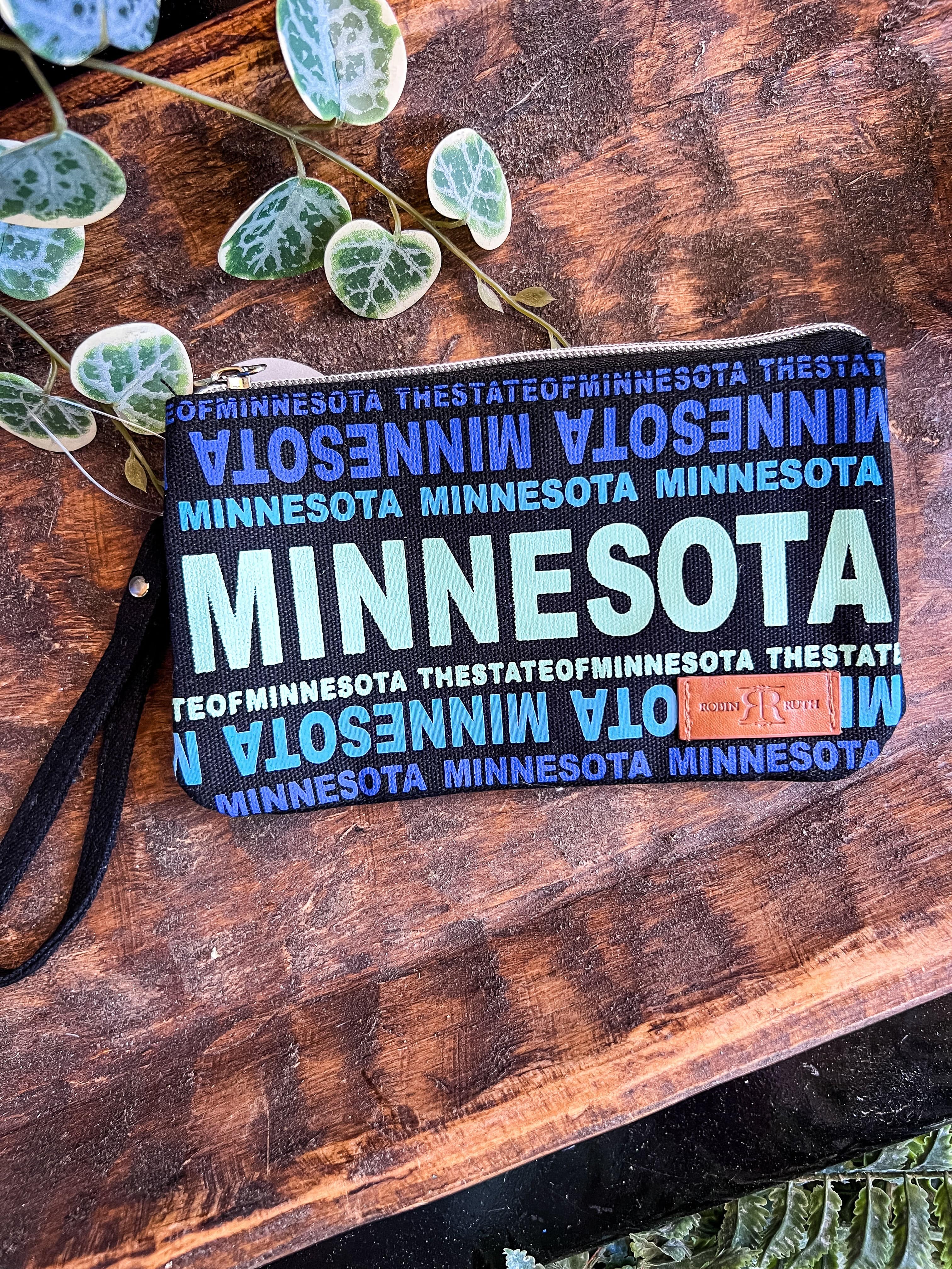 Minnesota Travel Clutch