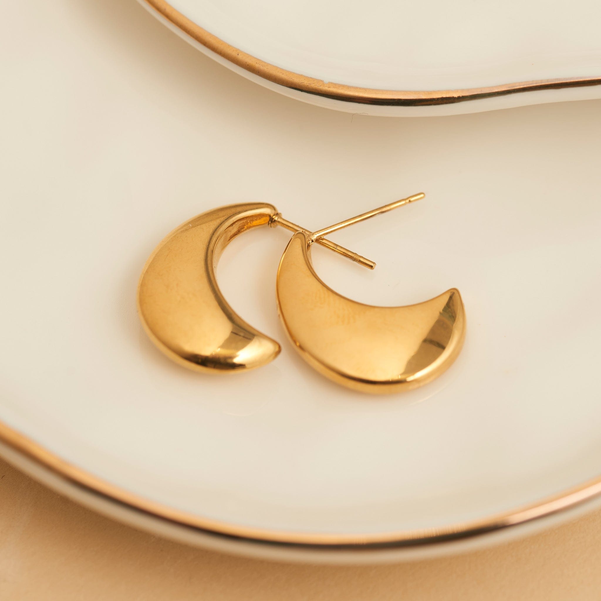 Narelle Waterproof Pointed Waterdrop Earrings Gold