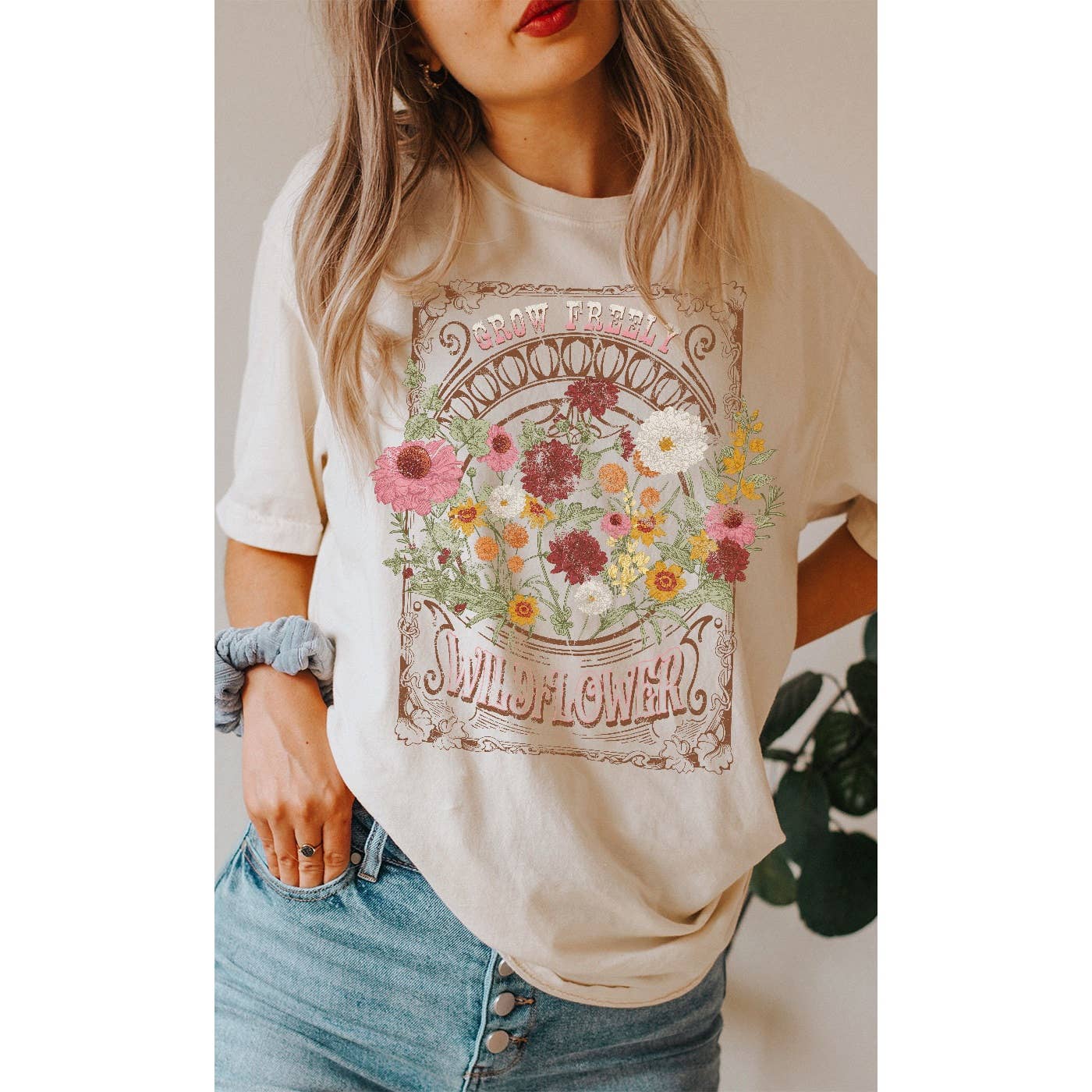 Kissed Apparel T-Shirt Retro Grow Freely Wildflower Oversized Graphic Tee