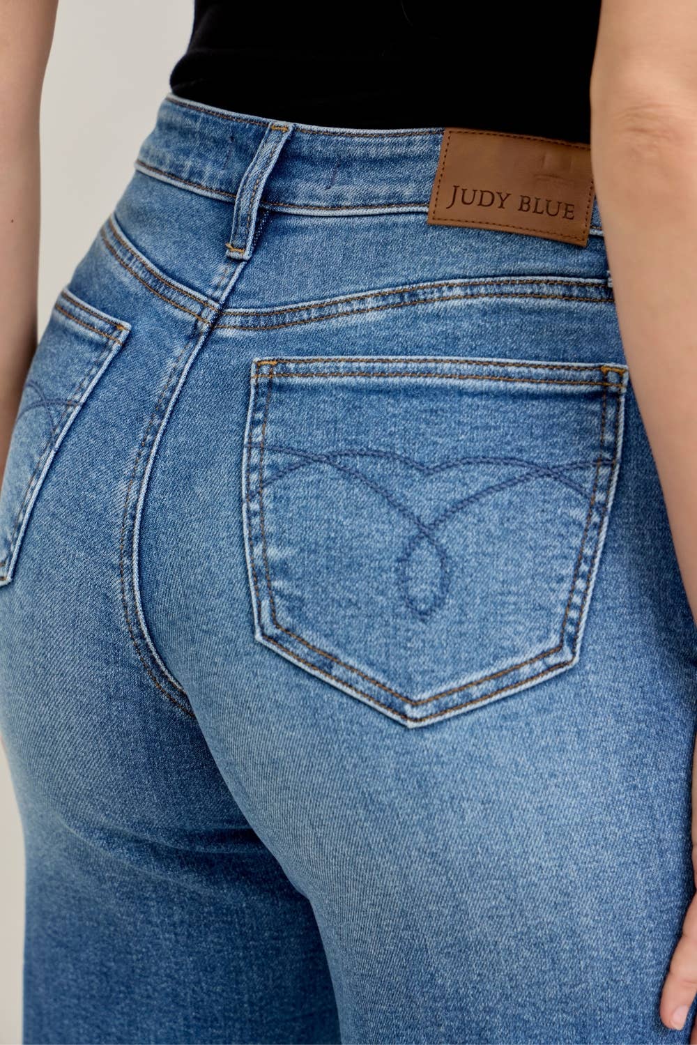 Vintage Mid-Rise Wide Crop Judy Blue Jean