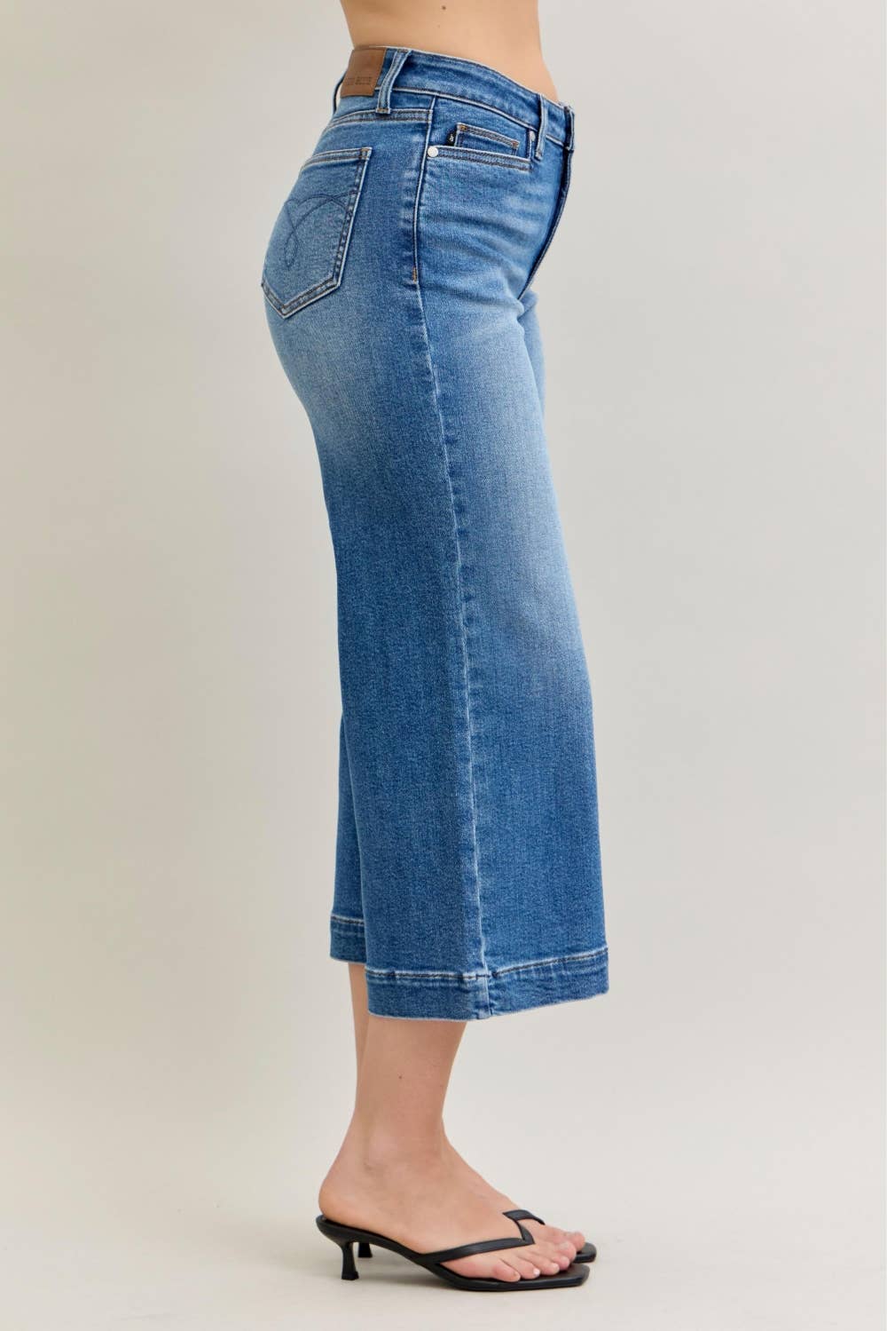 Vintage Mid-Rise Wide Crop Judy Blue Jean