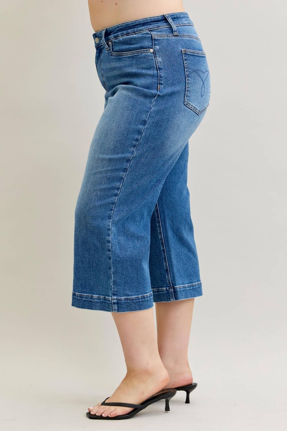 Vintage Mid-Rise Wide Crop Judy Blue Jean